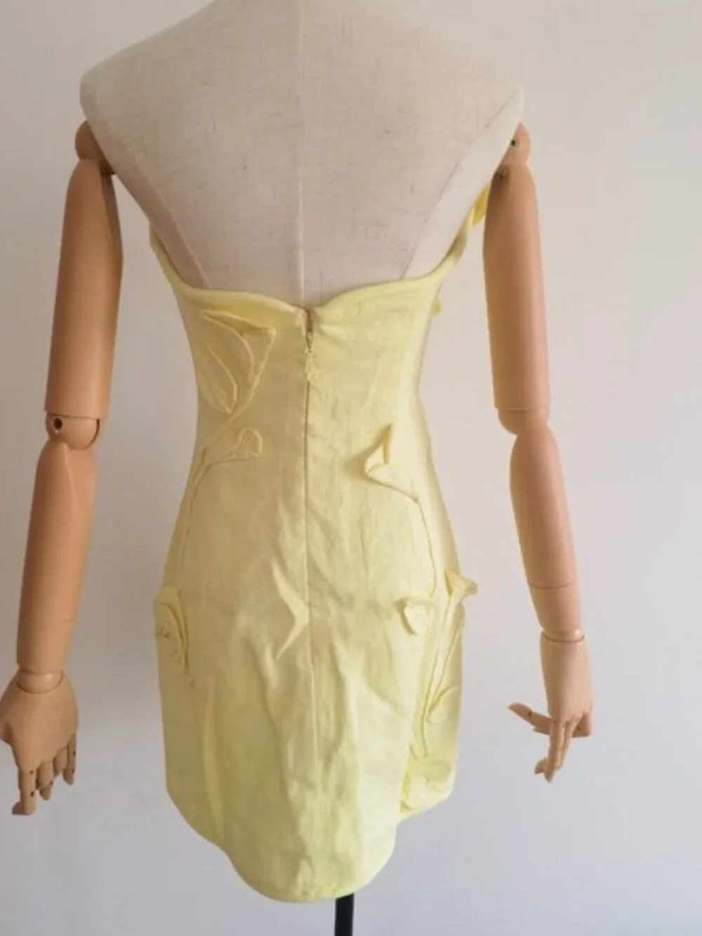 ZIMMERMANN Strapless floral-appliquéd linen mini dress - Picture 7 of 11